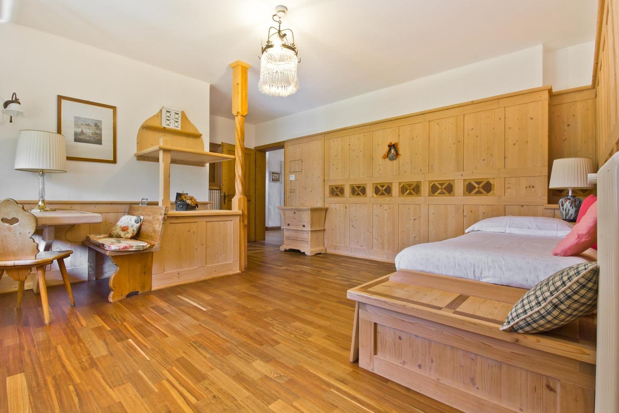 Hotel Edelhof Тарвизио Екстериор снимка